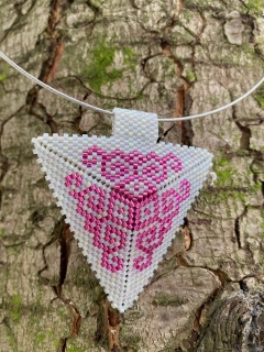 Trojúhelníkový náhrdelník 